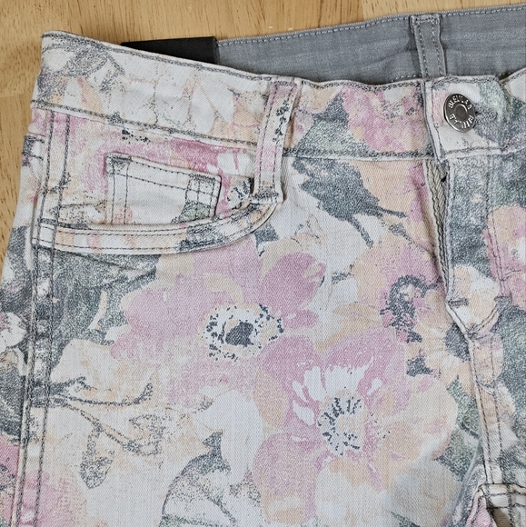 Bleulab Reversible Floral Shorts - Picture 2 of 9